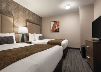 Canalta Airdrie hotel thumbnail 8