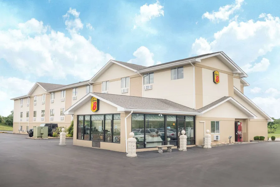 Super 8 by Wyndham Corbin/London KY hotel detail image 2