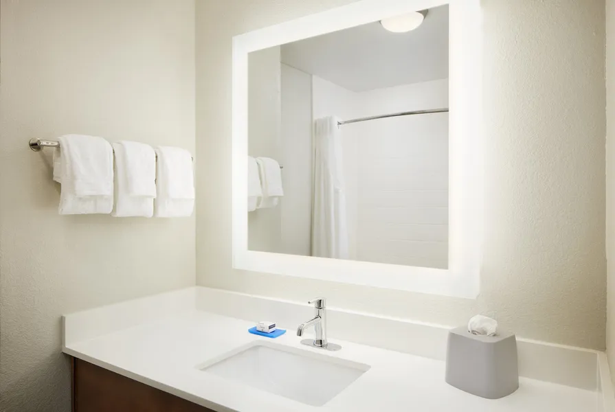 Holiday Inn Express Hotel & Suites Panama City-Tyndall by IHG hotel detail image 6