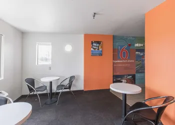 Motel 6 Omaha NE - Central hotel thumbnail 8