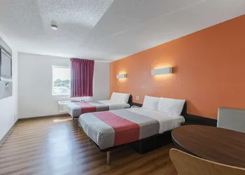 Motel 6 Omaha NE - Central hotel thumbnail 6