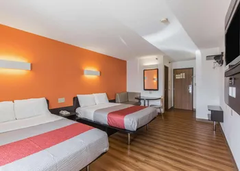 Motel 6 Omaha NE - Central hotel thumbnail 8