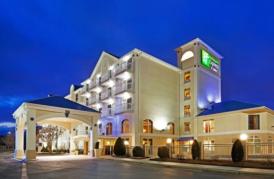 Holiday Inn Express & Suites Asheville SW - Outlet Ctr Area by IHG hotel detail image 2