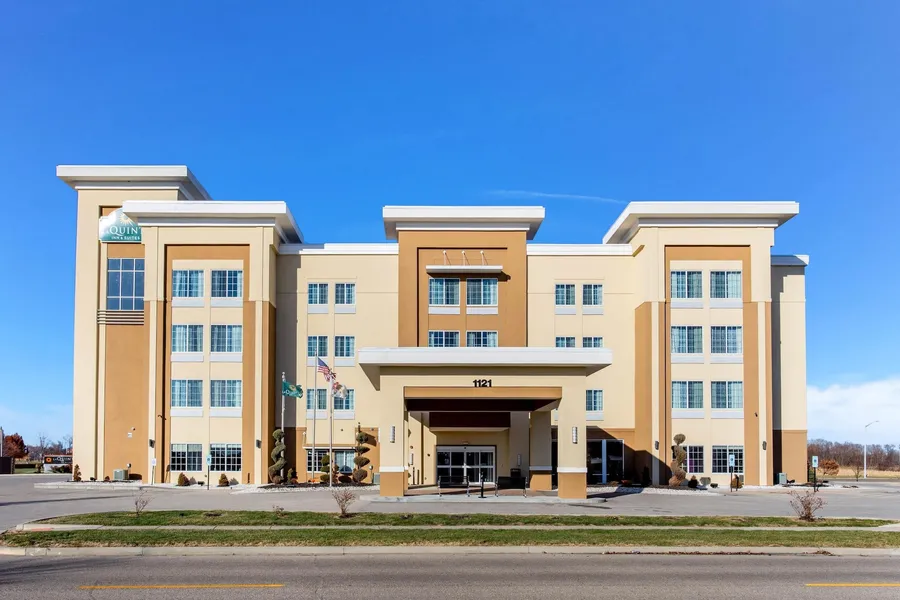 La Quinta Inn & Suites by Wyndham Springfield IL hotel detail image 2