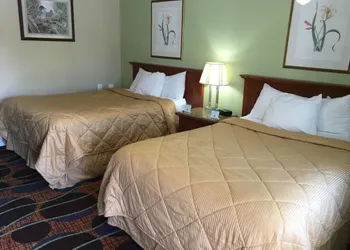 colony motel Jamestown hotel thumbnail 8