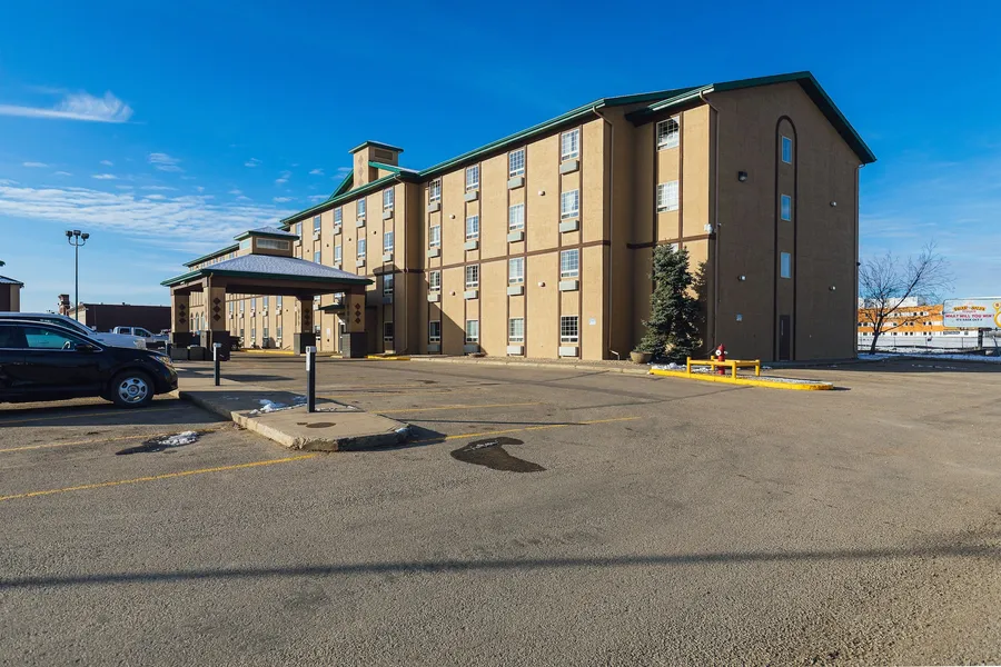 Service Plus Inn and Suites - Grande Prairie hotel detail image 2