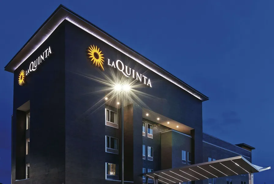 La Quinta Inn & Suites by Wyndham College Station South hotel detail image 2