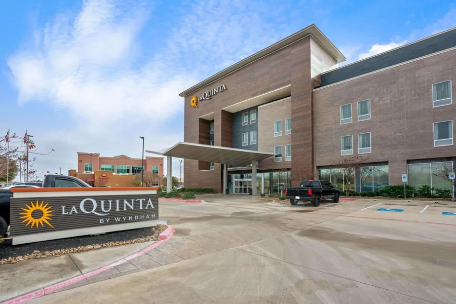 La Quinta Inn & Suites by Wyndham College Station South hotel detail image 6