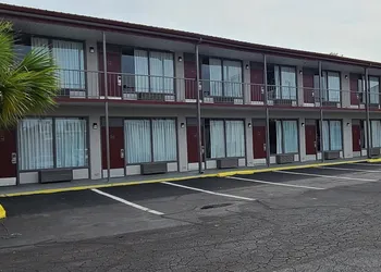 Red Roof Inn Florence SC hotel thumbnail 2