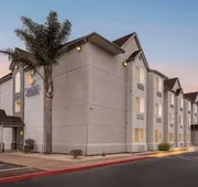 Comfort Inn & Suites Salinas City Center Area hotel detail image 3