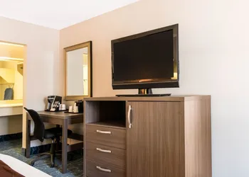 Econo Lodge Orlando Airport hotel thumbnail 6