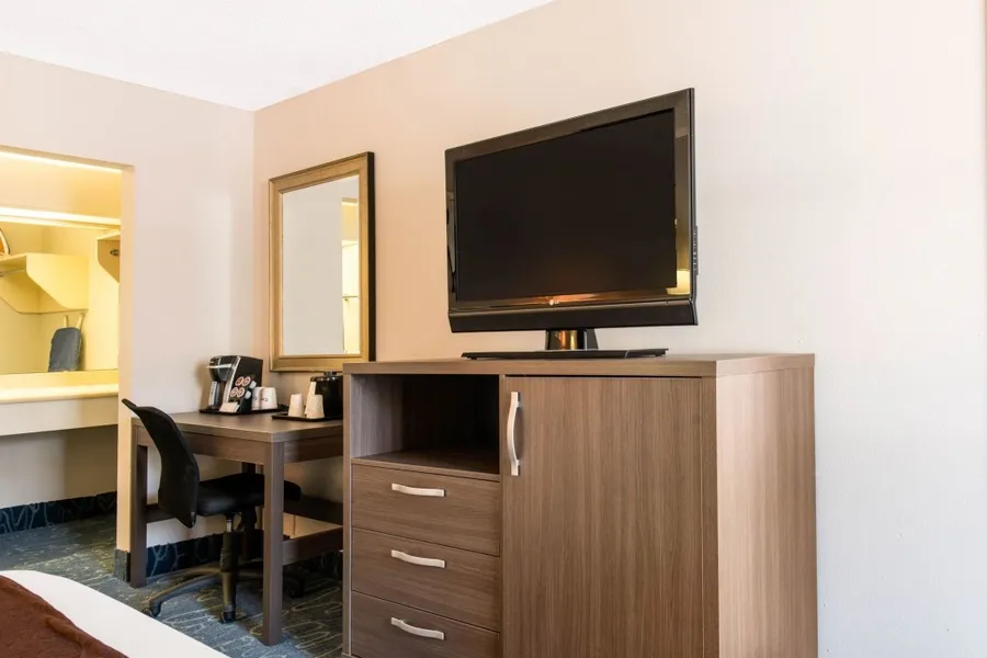 Econo Lodge Orlando Airport hotel detail image 6