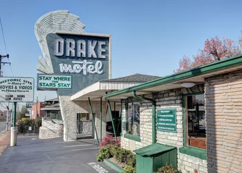 Drake Inn hotel thumbnail 2