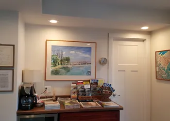 Snug Harbor Inn hotel thumbnail 6