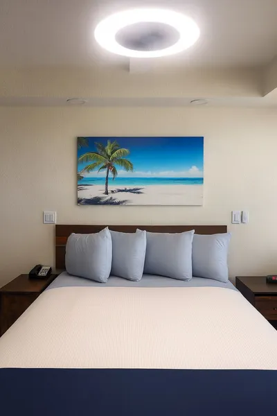 Georgian Inn Beach Club hotel detail image 2