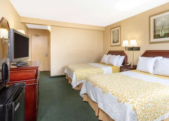 Days Inn By Wyndham College Park hotel thumbnail 3