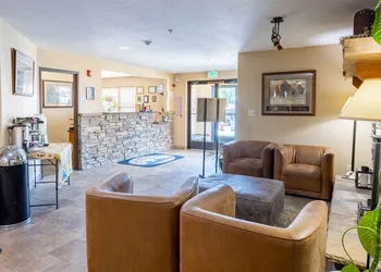 Blue Mountain Inn And Suites hotel thumbnail 5