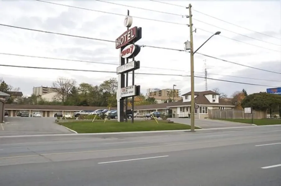 Super 7 Motel hotel detail image 2