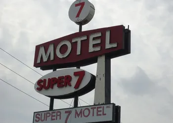 Super 7 Motel hotel thumbnail 6