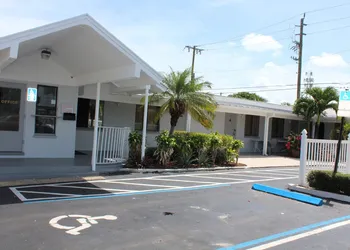 Economy Inn West Palm Beach hotel thumbnail 3