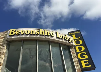 Bevonshire Lodge Motel hotel thumbnail 2