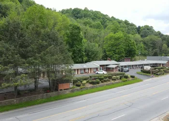Parkway Inn hotel thumbnail 3