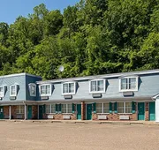 Country Squire Inn & Suites hotel detail image 4