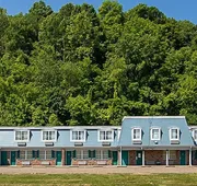 Country Squire Inn & Suites hotel detail image 5