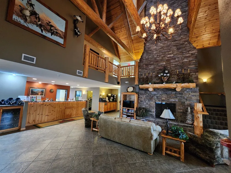 Pine Peaks Lodge & Suites hotel detail image 2