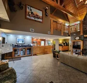 Pine Peaks Lodge & Suites hotel detail image 3