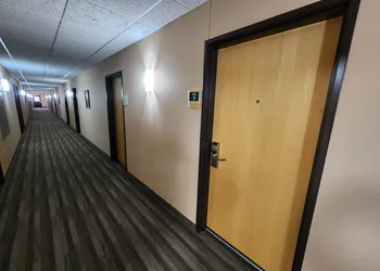 Pine Peaks Lodge & Suites hotel thumbnail 4