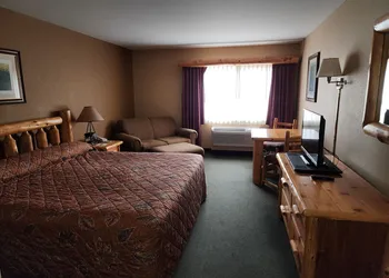 Pine Peaks Lodge & Suites hotel thumbnail 8