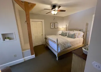 Noble House Inn hotel thumbnail 8