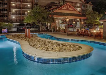 Bearskin Lodge on the River hotel thumbnail 2