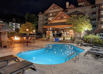 Bearskin Lodge on the River hotel thumbnail 4