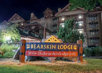 Bearskin Lodge on the River hotel thumbnail 5