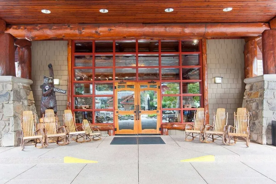 Bearskin Lodge on the River hotel detail image 6