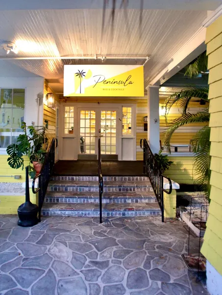 Peninsula Bed & Cocktails hotel detail image 2