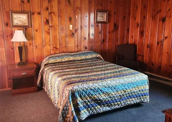 Blue Sky Motel hotel thumbnail 5