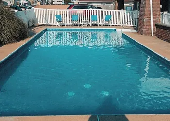 Pelican Point Motel hotel thumbnail 4