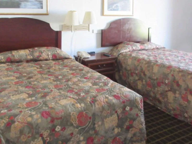 Econo Lodge Inn & Suites Orangeburg hotel detail image 2