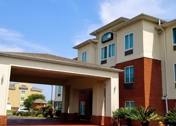 Home Inn & Suites hotel thumbnail 4