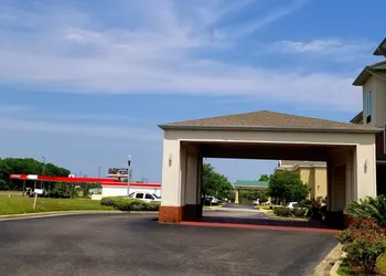 Home Inn & Suites hotel thumbnail 6
