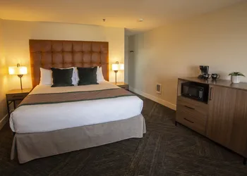Shearwater Inn hotel thumbnail 8