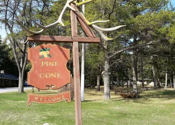 Pine cone Motel hotel thumbnail 4