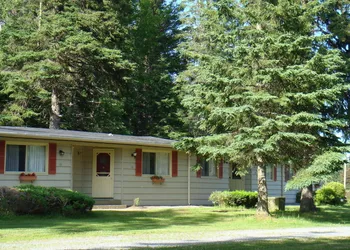 Pine cone Motel hotel thumbnail 5