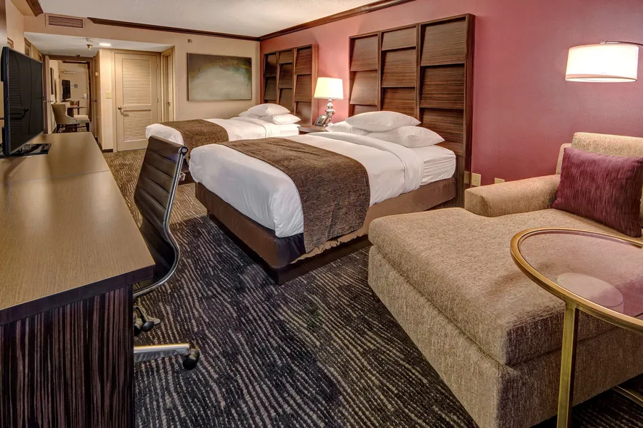 DoubleTree by Hilton Hotel Decatur Riverfront hotel detail image 6