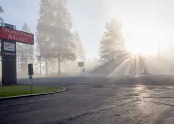 Shasta Pines Motel & Suites hotel thumbnail 4