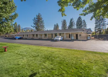 Shasta Pines Motel & Suites hotel thumbnail 5