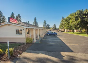 Shasta Pines Motel & Suites hotel thumbnail 8